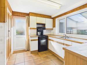 Kitchen- click for photo gallery